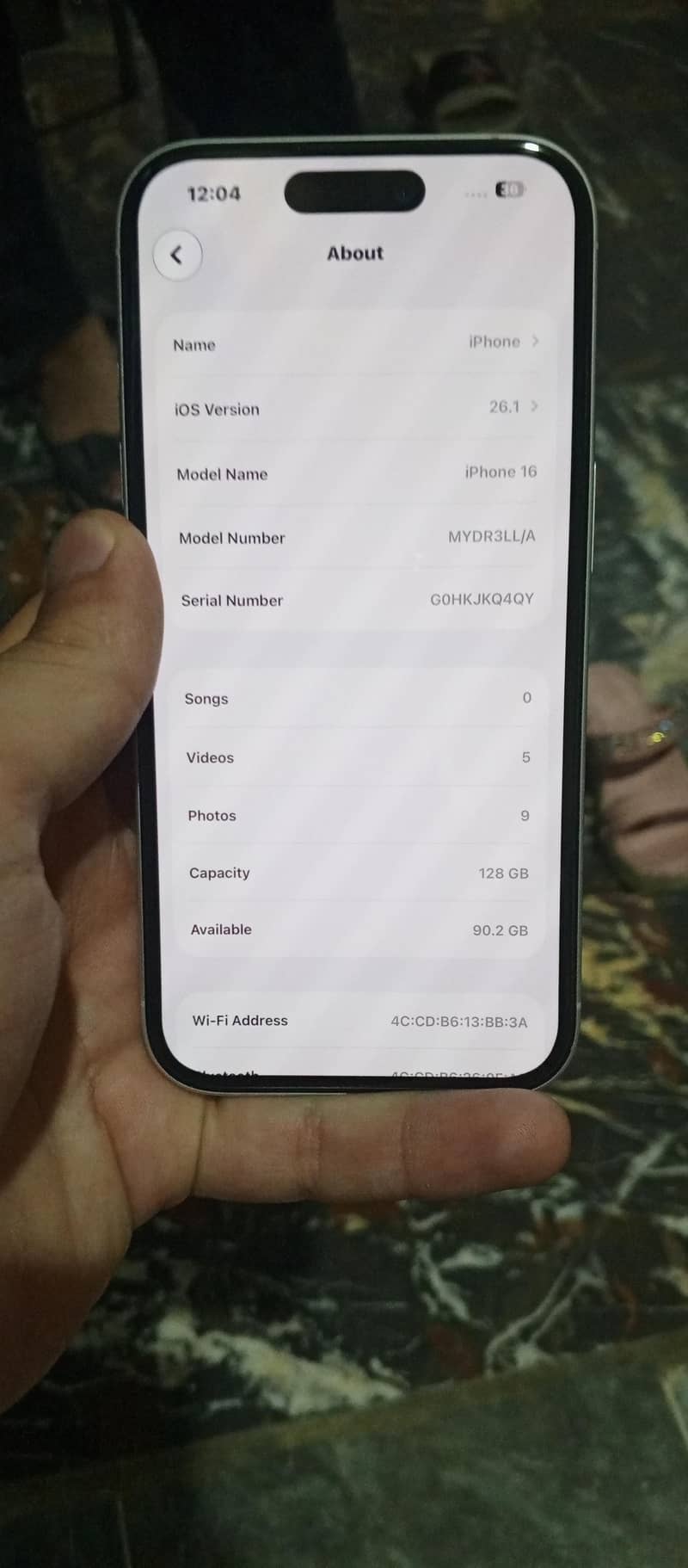 Apple iPhone 16 2