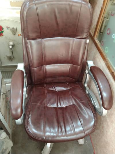 chair brend new h