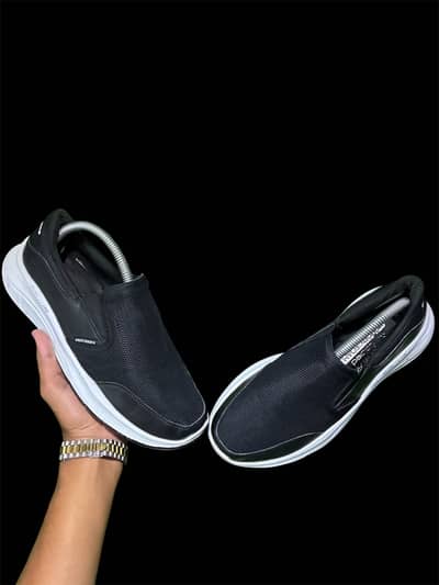 Skechors slip in shoe size 41/42 pak 7/8