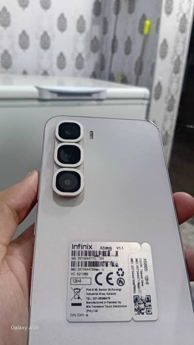 Infinix Hot 60 pro 8/128 with full box forsale,read discription