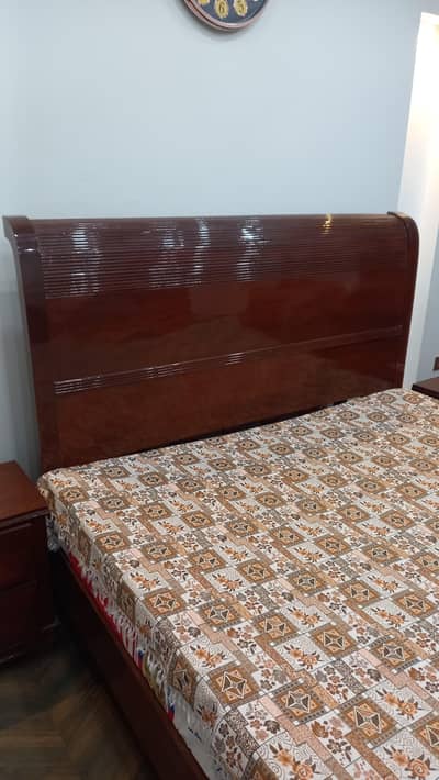Bed set for sale Model Town Multan