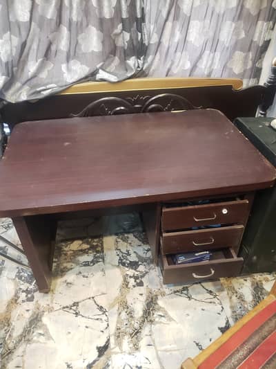 Office table