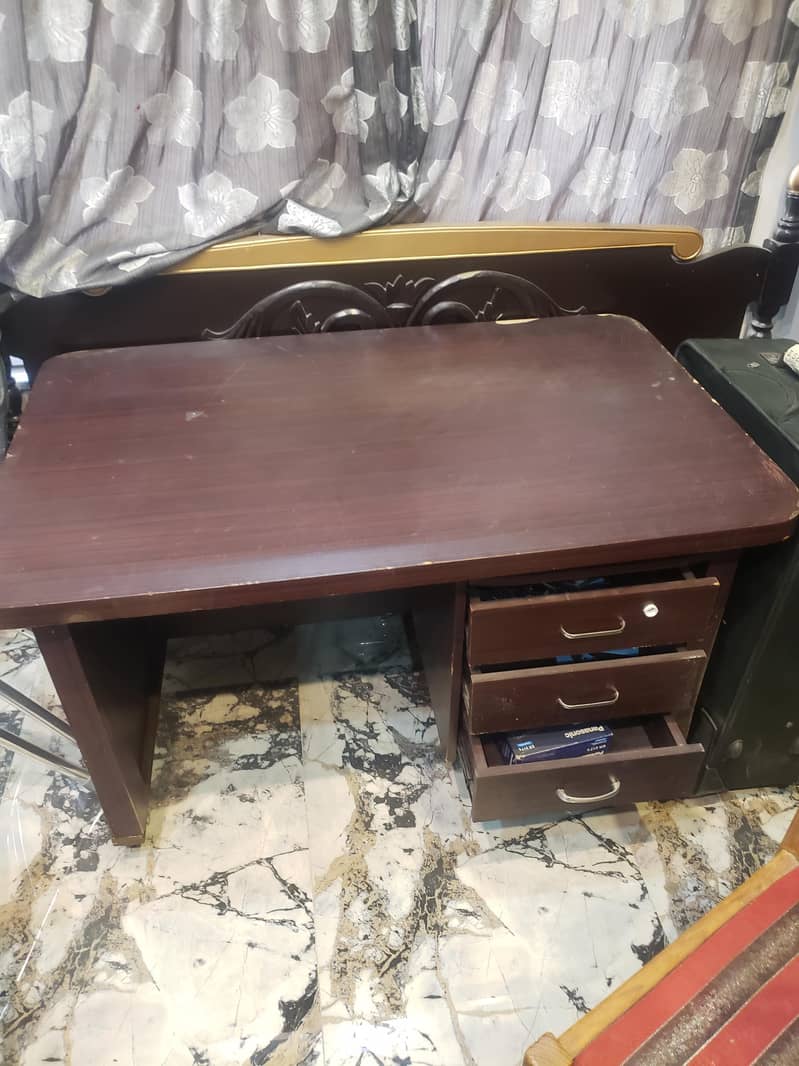 Office table 0