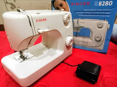 it's Singer 8280 100% original sewing machine