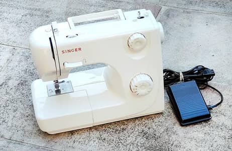 it's Singer 8280 100% original sewing machine