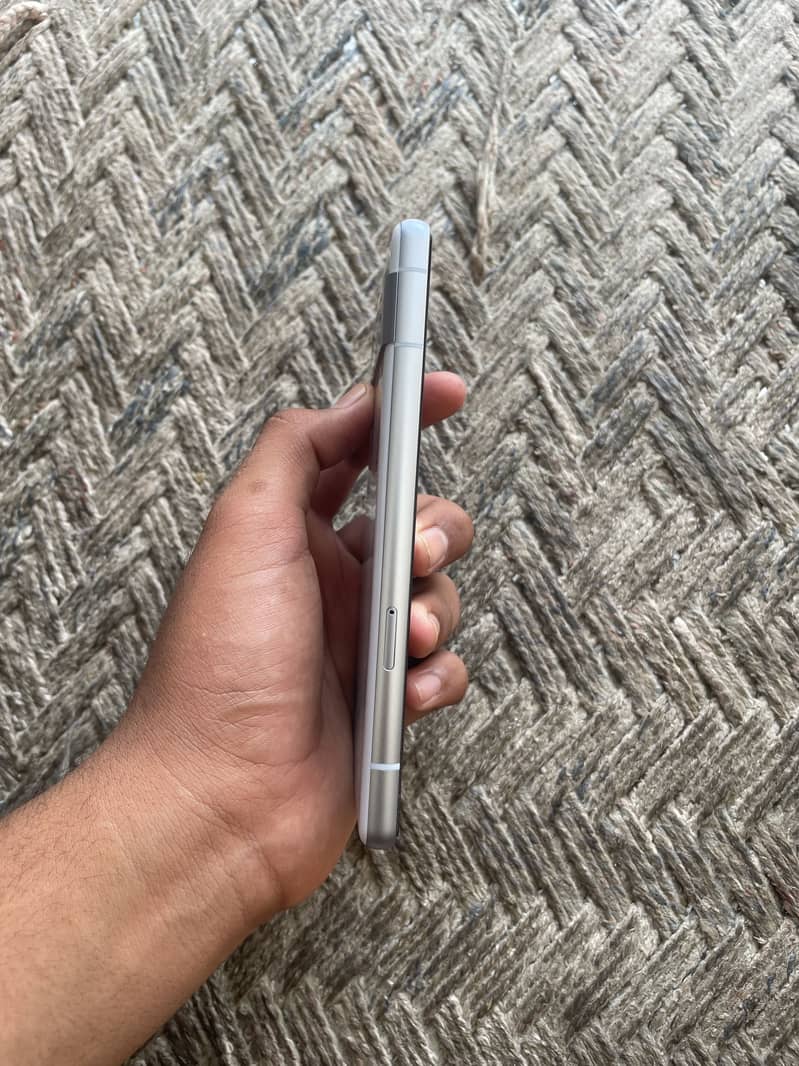 Google Pixel 7a 4
