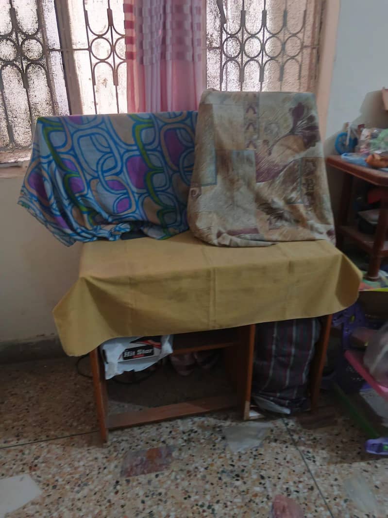 Computer table for sale 1