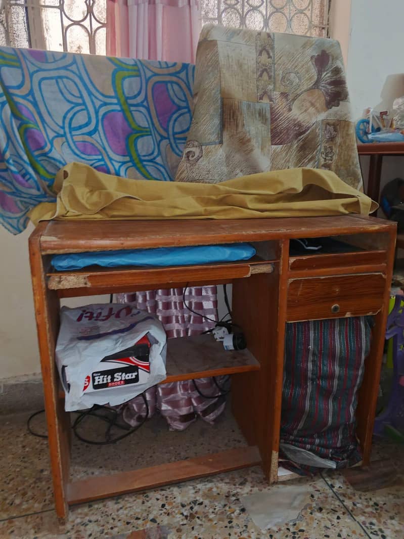 Computer table for sale 2