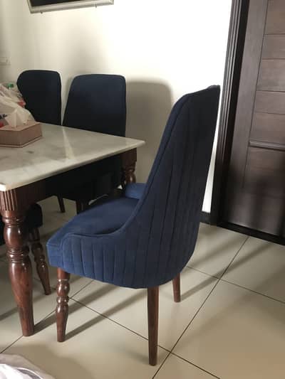 Dining table for sale