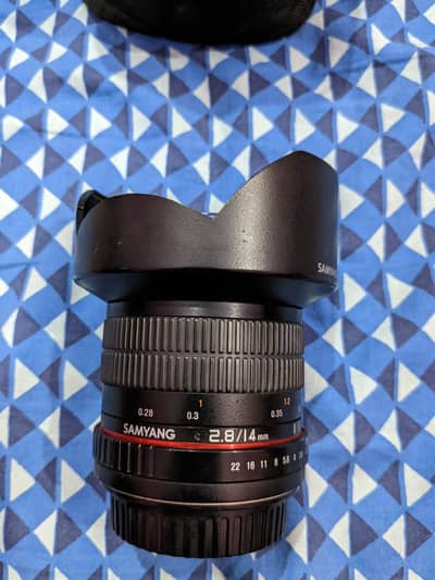 Samyung Lens 14mm 2.8 fish eye lens [Ef mount] Cont: 03121237649