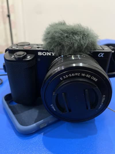Sony ZV-E10L Mirrorless Camera with 16-50mm Power Zoom Lens