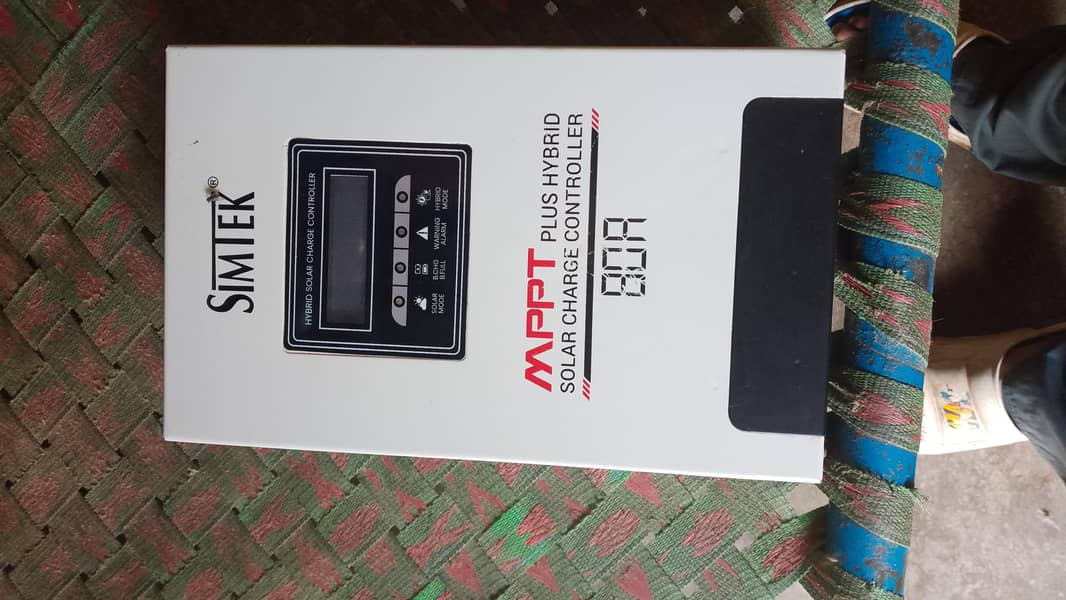 SIMTAK MPPT PLUS HIGHBRID CHARGE CONTROLLER 80A 3