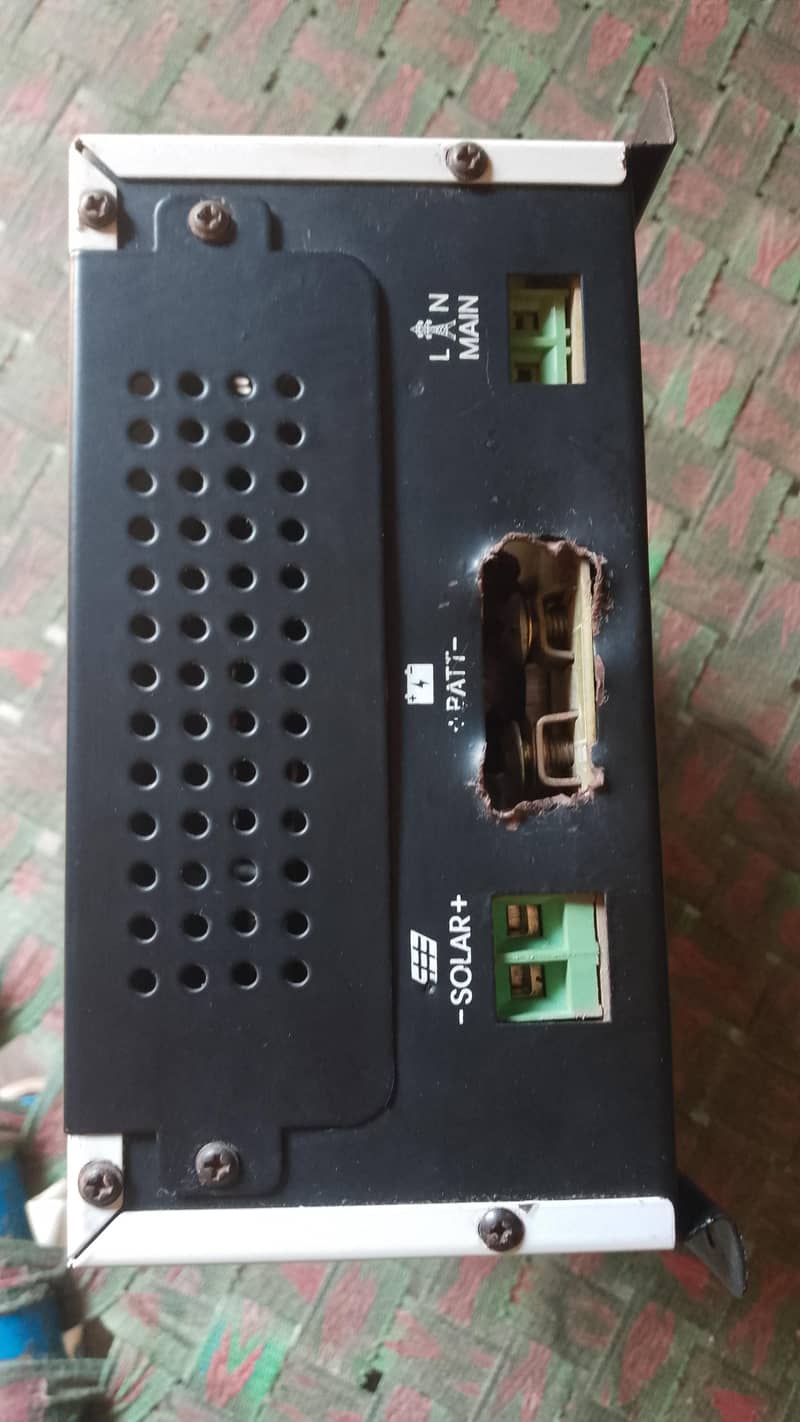 SIMTAK MPPT PLUS HIGHBRID CHARGE CONTROLLER 80A 4