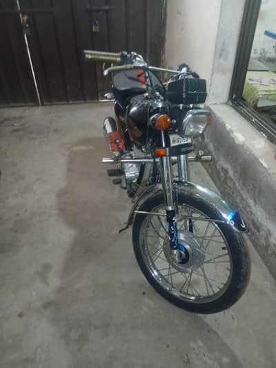 honda 125 for sell good condition fasit hand use