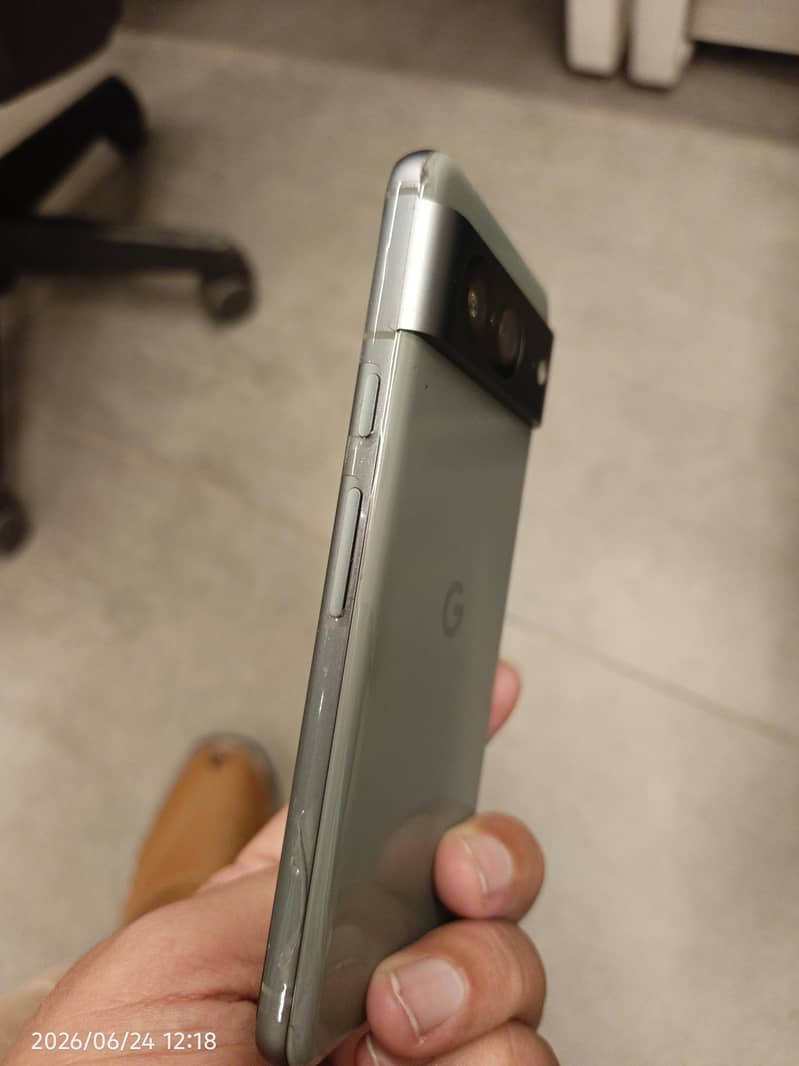 Google Pixel 8 2