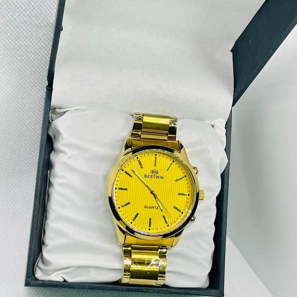 Luxury Gold-Tone Quartz Watch for Men with Stainless Steel Chain Strap