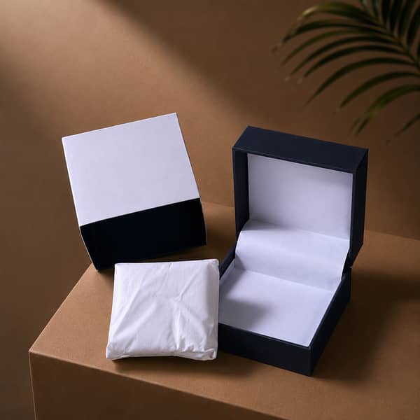 Watch Box Premium Luxury Gift Packaging Box with Soft Cushion for Display and Storage