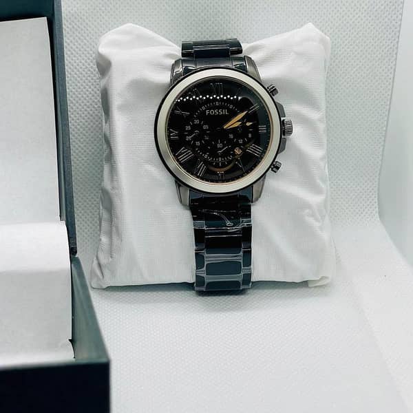 Luxury Black Analog Watch for Men with Stainless Steel Chain Strap and Quartz Movement