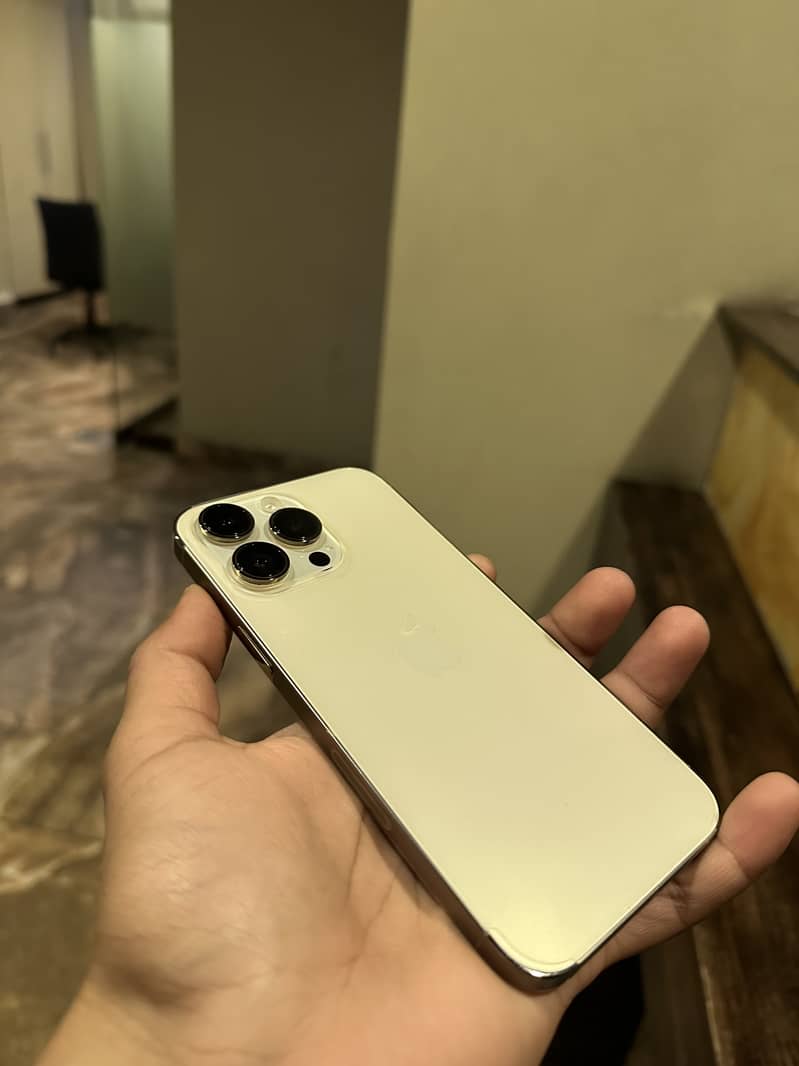 Apple iPhone 14 Pro Max 2