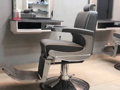 Luxury Beauty Salon Chairs for sale - Like brand new