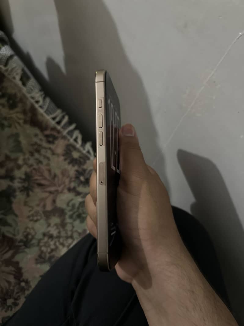 Apple iPhone 16 Pro Max 3
