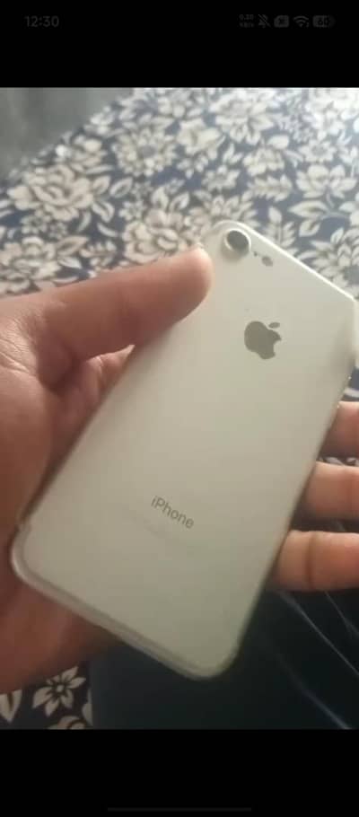 Apple iPhone 7