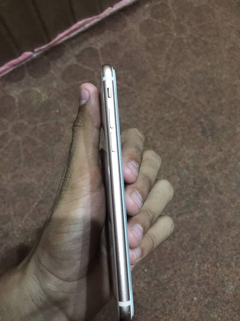 Apple iPhone 8 7