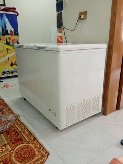 Selling deep freezer
