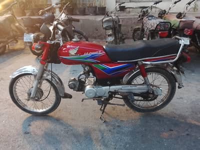 HONDA CD 70 BIKE FOR SALE URGENT NEED MONEY.