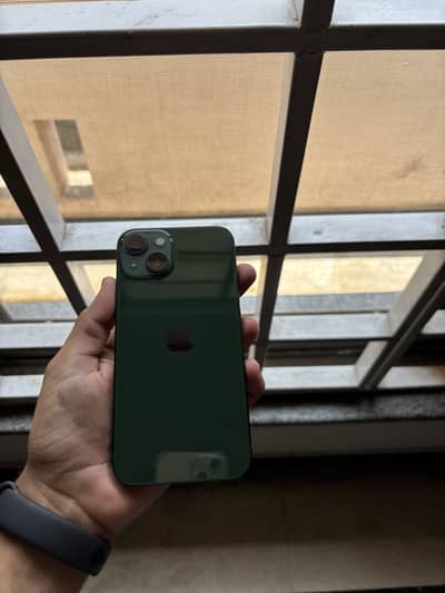 Apple iPhone 13