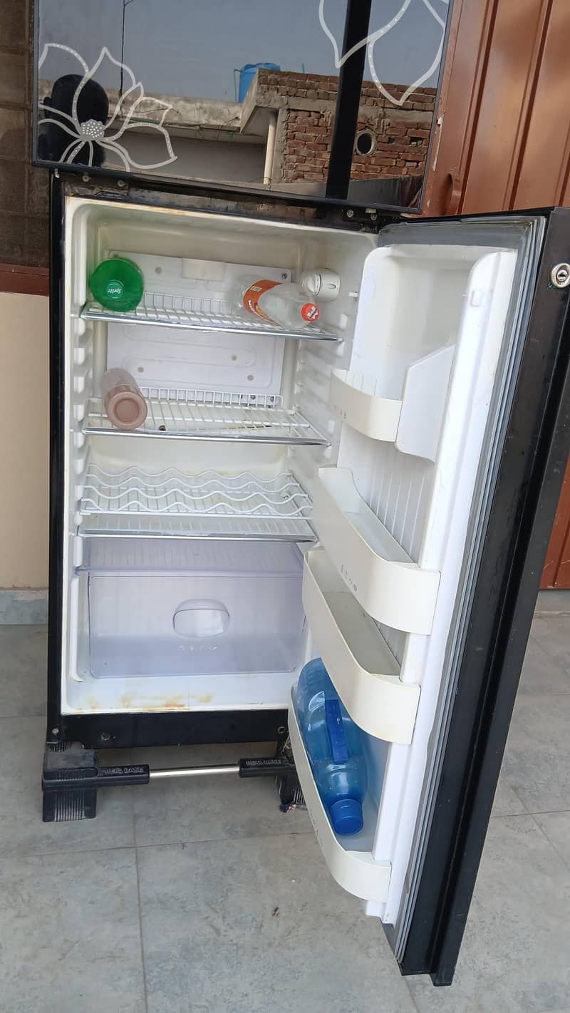 medium size fridge 1