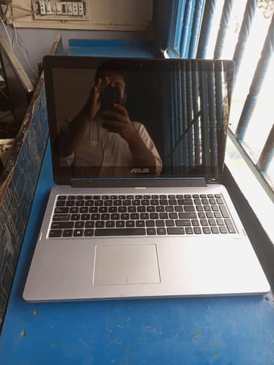 5th generation core i5, touch screen,8gb ram 256 ssd