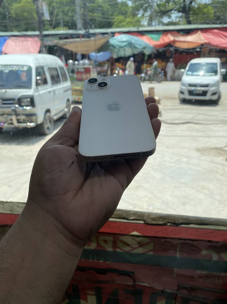 Apple iPhone 13 2