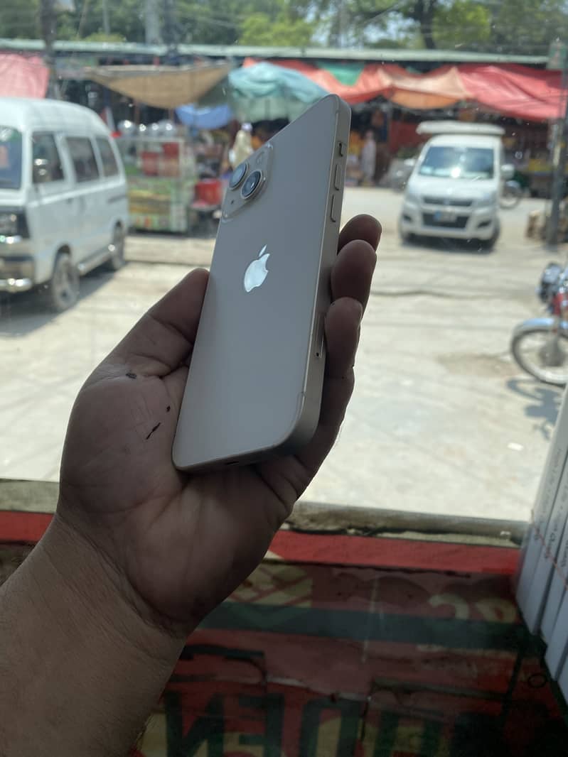 Apple iPhone 13 3