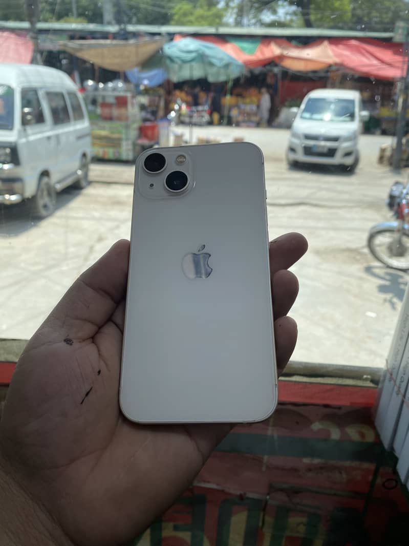 Apple iPhone 13 5