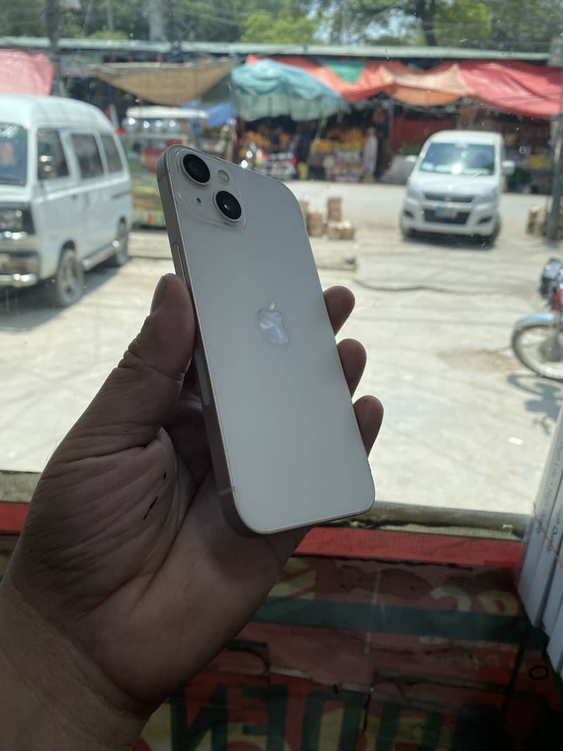 Apple iPhone 13 6