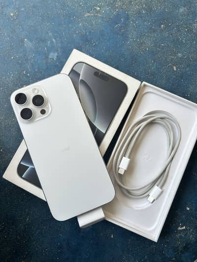 Apple iPhone 16 Pro Max
