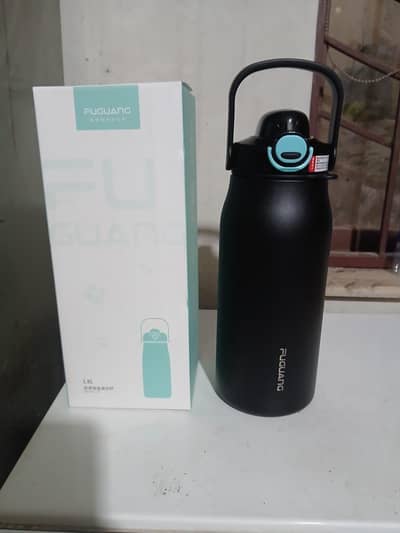 STYLISH WATER BOTTLE ( 1.8 ML)