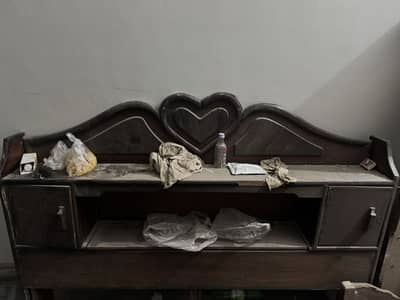 2 beds and mattress use condition
