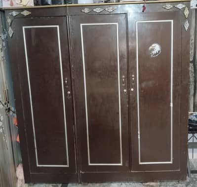 USED ALMIRA IN GOOD CONDITION