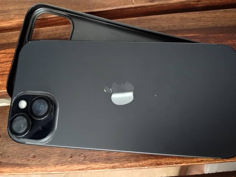Apple iPhone 15 plus 3