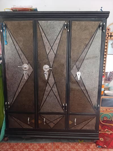 Dresser or almari