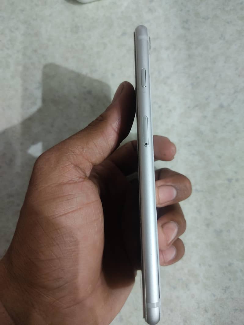 Apple iPhone 8 Plus 1
