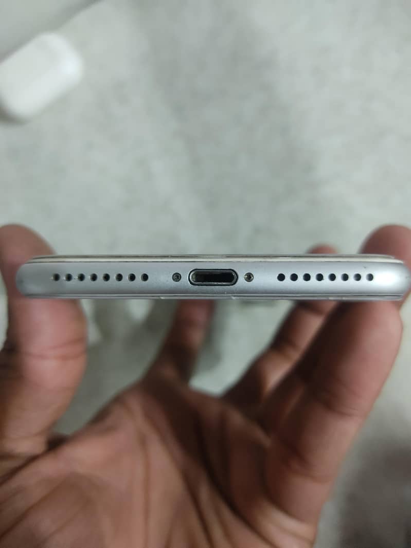 Apple iPhone 8 Plus 3