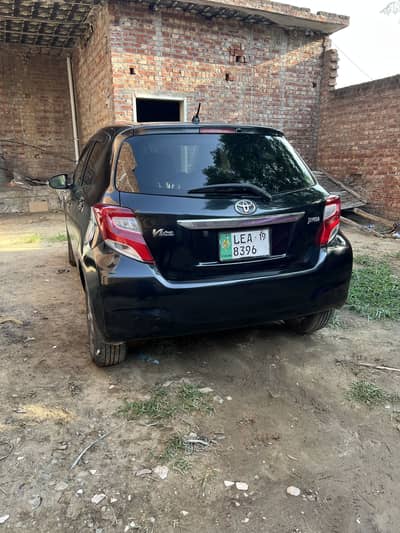 Toyota Vitz 2015