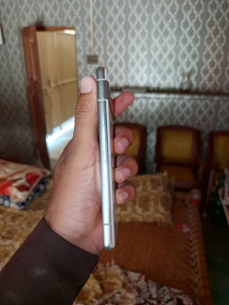 Google Pixel 7a 2