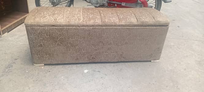 storage sethi in good condition