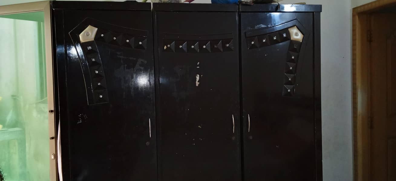 iron table and 3 door Wardrobe 2