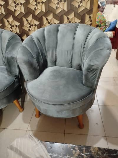 4 seater sofa set only 2 months used