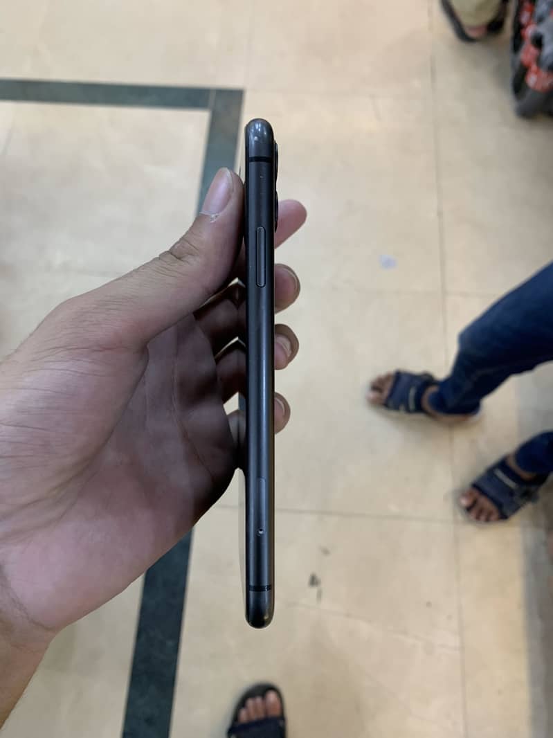 Apple iPhone 11 5